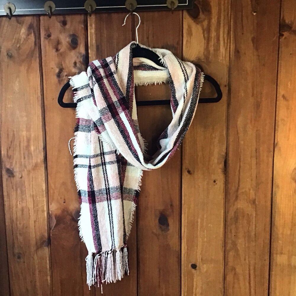 Style & Co Chenille Plaid Fringe Trim Scarf Pink White Velour Tartan Winter
